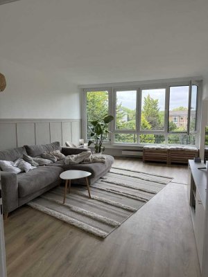 ab 01.03. : Helle 3-Zimmer Wohnung mit Balkon