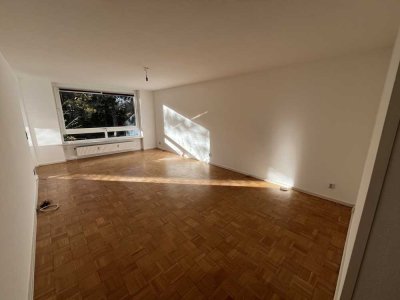 Frisch sanierte 3,5-Zimmer-Wohnung mit Balkon & großem Kellerraum in Top Lage, Lüneburg