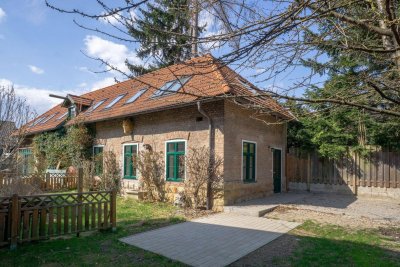 Stilvolle Haushälfte in historischem Villen-Ensemble - Erstbezug nach Sanierung