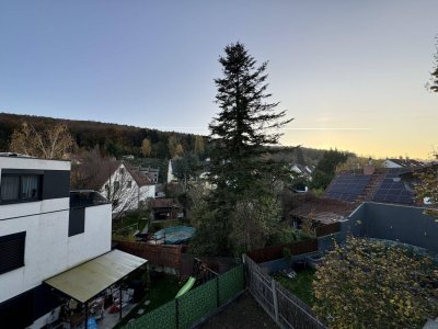 Villa mit hochwertigster Ausstattung, großzügigem Garten, großer Terrasse &amp; spektakulärer Dachterrasse!