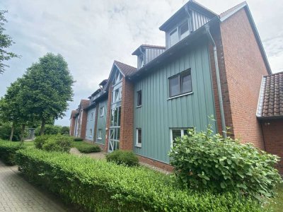 Großzügige 2-Raum-Wohnung mit Balkon und Einbauküche im Grünen