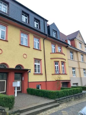 3-Zimmer-Wohnung mit Balkon und Einbauküche in der beliebten Mozartstraße - WG geeignet