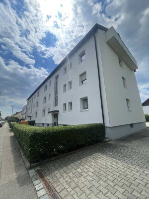 **HAUNSTETTEN** Großzügige und gepflegte 2 ZKB- Wohnung mit Balkon in ruhiger Lage