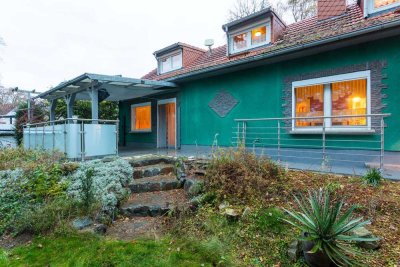 Ihr Zuhause im Grünen – Großzügiges Eckgrundstück mit Einfamilienhaus und Garagen in Falkensee