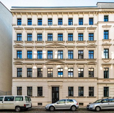 ETW im Sanierungsprozess mit Gestaltungsmöglichkeit ! - TOP-Lage  - Gründerzeitdenkmal - Stellplatz