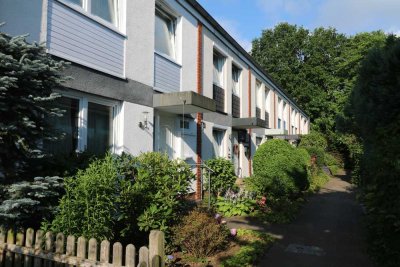 Wohlfühlen leicht gemacht – renoviertes Reihenhaus mit sonniger Terrasse, Garten und Keller
