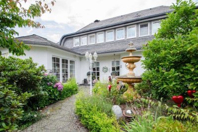 Summer special: Villa mit Top-Pool, Doppelgarage und wunderschönem Garten!