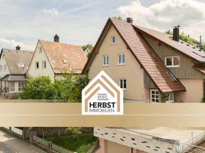 Top-Gepflegtes 2-Familienhaus & Dachstudio in ruhiger Lage: 3 Bäder, 3 Garagen, Terrasse, Balkon!