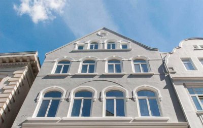 3-Zimmer, Balkon mit Altbauflair nahe Domsheide