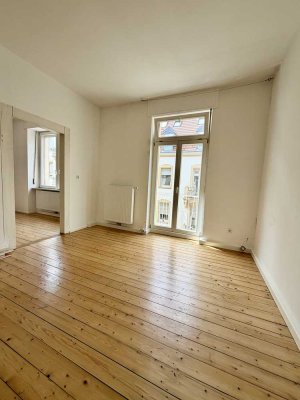 HELLE 3-ZIMMER-WOHNUNG MIT BALKON