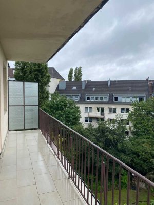 � Seltene Gelegenheit: Ruhige 3-Zimmer-Wohnung in zentraler Lage – Balkon, Einbauküche & Stellplatz