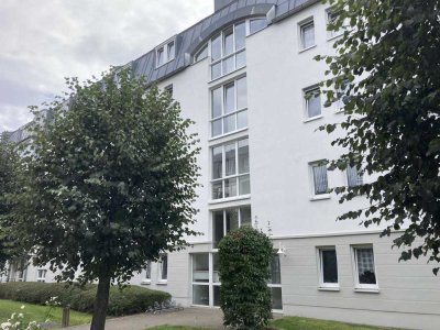 Ab 01.08.26! 1-Raum WE mit Balkon, Einbauküche und Tiefgaragenstellplatz in ruhiger Seitenstraße