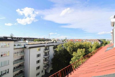 Attraktive Dachgeschosswohnung mit Blick über die Dächer Schwabings