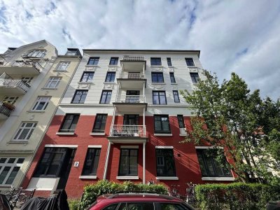 Sanierte 2-Zi.-Altbau-Whg. mit Balkon in Eppendorf