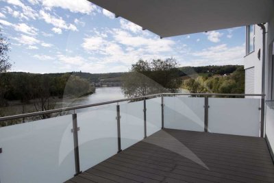 Direkter Innblick: Großzügige 2-Zimmer-Wohnung mit großem Balkon und Einbauküche