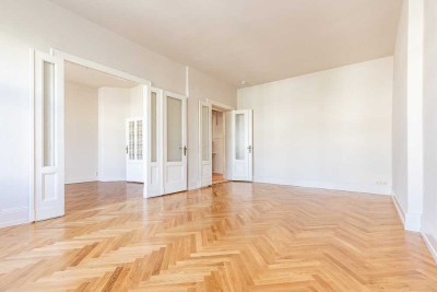 Elegante Altbauwohnung  mit 4,5 Zimmern, 2 Balkonen im Herzen der City West- frisch renoviert!