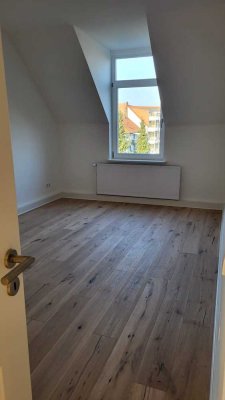 Einziehen und wohlfühlen: Neuwertige 5- Zimmer-Wohnung