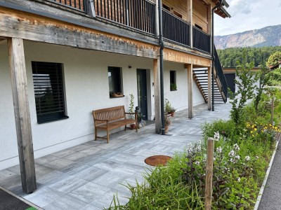 Wunderschöne 101 qm große Erdgeschosswohnung mit Schwimmteich - Terrasse und Garten