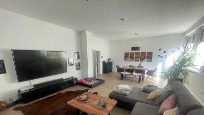 Schöne, geräumige drei Zimmer Wohnung in Pirmasens, Stadtmitte