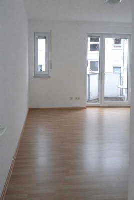 Storchennest: 1-Zimmer-Wohnung mit Balkon, Singlekücheküche, nähe Universität