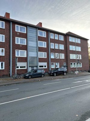 renovierte 3-Zimmerwohnung mit EBK und Balkon zu vermieten!