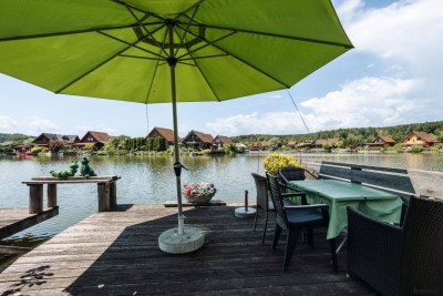 8521 Waldschach: Wohnhaus mit besonderer Lage am Badesee