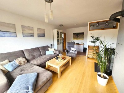 Charmante Maisonettewohnung mit Balkon, Kamin & Garage im Herzen von Westerrönfeld!