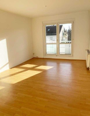 Schulweg kein Problem! Helle 3-Zi.-Wohnung mit Südbalkon