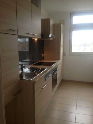 Provisionsfrei von privat: Sanierte, möblierte 2-Zimmer-Wohnung mit Loggia & TG-Stellplatz