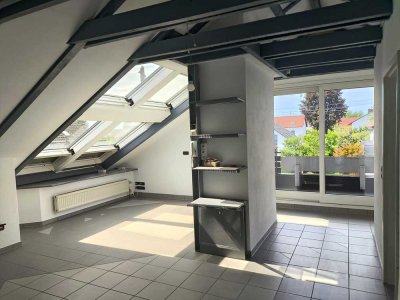 Helle 2-Zimmer-Dachgeschosswohnung mit Charme