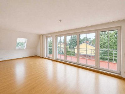 Geräumige & bezugsfreie Wohnung mit Südwest-Terrasse + KFZ Stellplatz nahe S-Bhf. Lichtenrade!