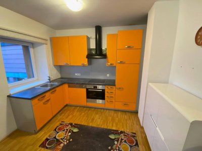 GEPFLEGTE SINGLEWOHNUNG AM MARKTPLATZ IN HELLMONSÖDT