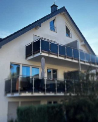 Moderne 2,5-Zimmer -Wohnung mit ausgebautem Dachstudio und Balkon in Glessen, Bergheim