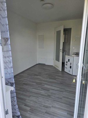 Schöne praktische Wohnung für Singels/Studenten