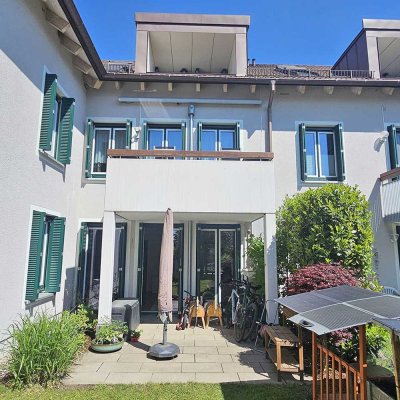 Charmante & neuwertige EG-Wohnung mit Terrasse & Garten & hochwertiger EBK! Barrierefrei!