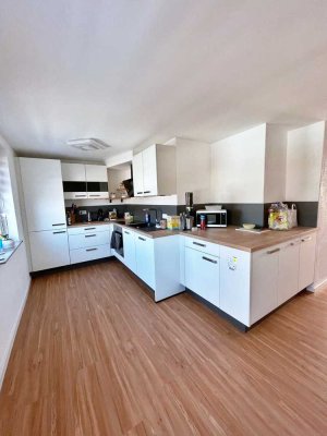 Moderne 3-Zimmer-Wohnung mit Balkon und offenem Wohnkonzept