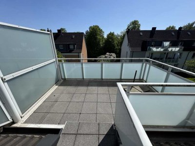 Helle 2-Zimmer-Dachgeschosswohnung mit Balkon und Küche in Bochum-Weitmar