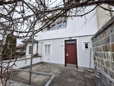 Charmante 2-Zimmer-Maisonette-Wohnung mit möblierter Küche und großer Terrasse im Zentrum von Waldzell