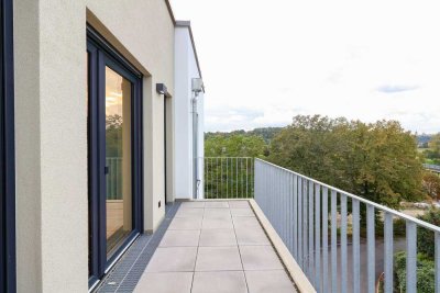 Stilvolle Etagenwohnung mit lichtdurchfluteten Räumen, modernem Küchenbereich und sonnigem Balkon
