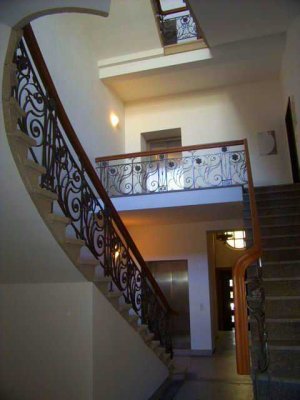 LUXUSLEBEN: Haus im Haus in repräs. Innenstadtvilla / Maisonette auf 3 Ebenen