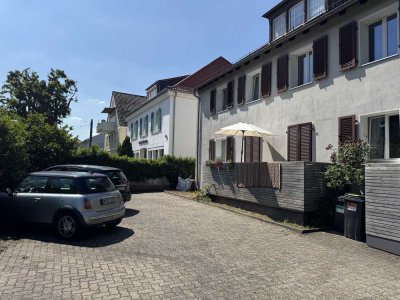 Erstbezug nach Sanierung mit Einbauküche: exklusive 4-Zimmer-DG-Wohnung in Darmstadt