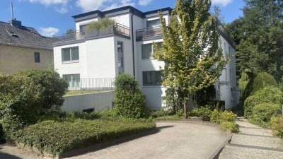 Grüne Oase am Alsterlauf – Erdgeschosswohnung mit Ausblick in den parkartigen Garten