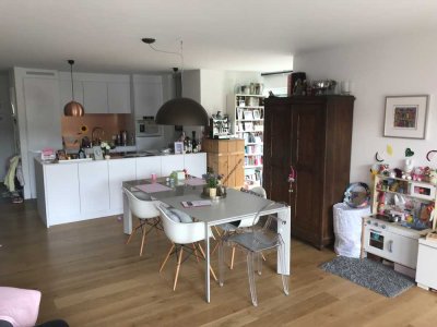 VORANKÜNDIGUNG:  Wohnung mit Terrasse und Balkon über 2 Etagen zu verkaufen
