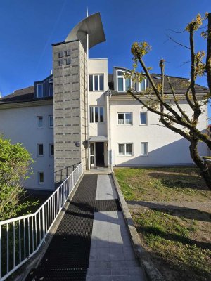 Hochwertige helle 2-Zimmer Wohnung mit Balkon in Frankfurt-Bergen-Enkheim