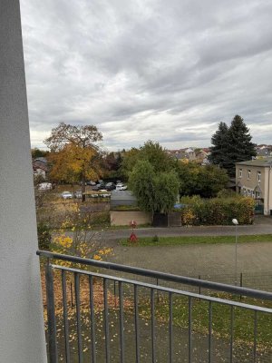 Provisionsfrei: 1-Zimmer mit Balkon ins Grüne + TG-Stellplatz (Leerstand)