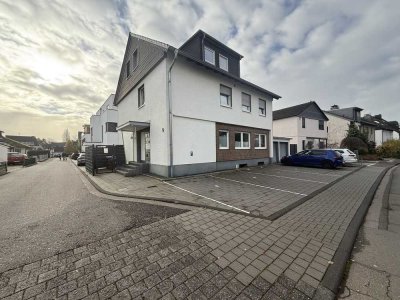 Geräumige 3 Zimmer Wohnung mit Balkon in Refrath