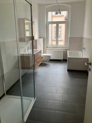 Wohnen im Zentrum, 3-Raum, neu saniert & m. Fahrstuhl