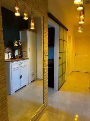 Provisionsfrei!! Stilvolle, modernisierte 2-Zimmer-Wohnung mit Balkon und Einbauküche in Krefeld