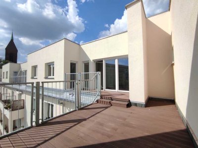 Dachgeschosswohnung, lichtdurchflutet & 2 Terrassen – Sa/So Termine ☎️ 0172-3261193