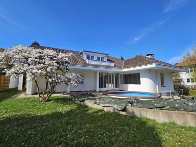 Architektonisch reizvolle Villa in Best-Lage am Mulang maklerfrei
